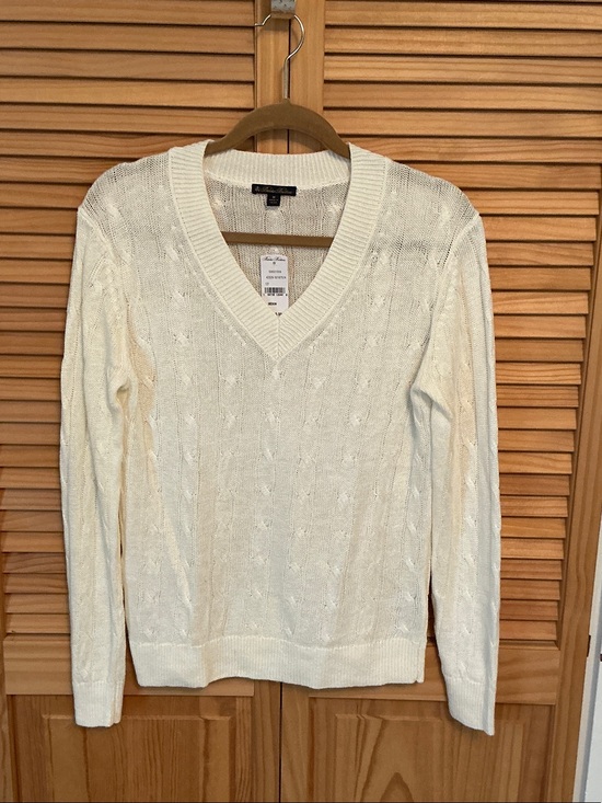 Brooks Brothers Sweaters - Brooks Brothers Ivory Cable-Knit V-Neck Sweater